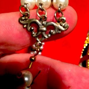 Ladies fashion choker brand new pearls use photos to help u ty both one price